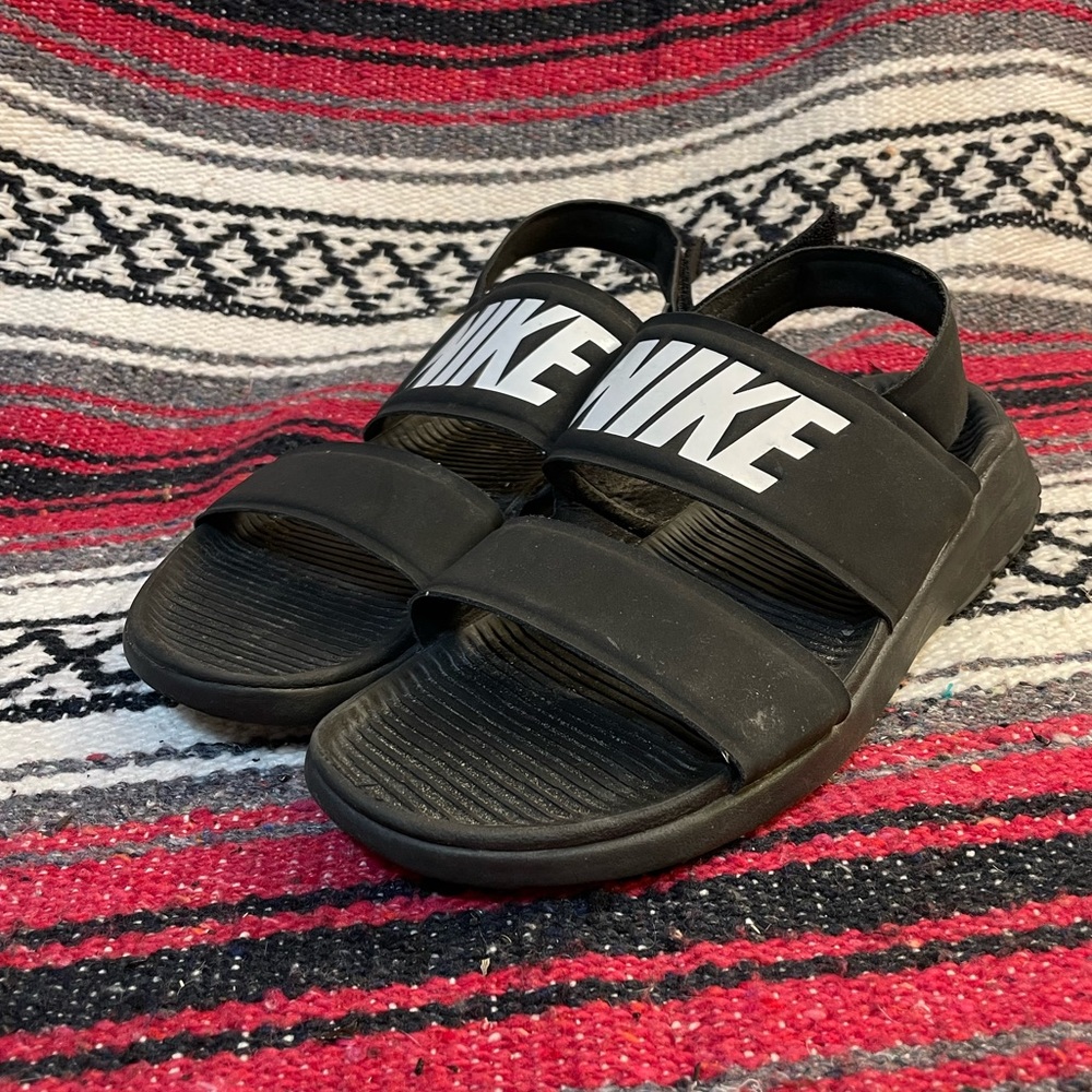 Nike Tanjun sandals men’s size 10